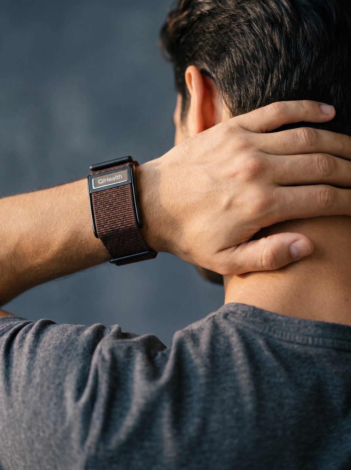 QiBand Pro correa Café en uso