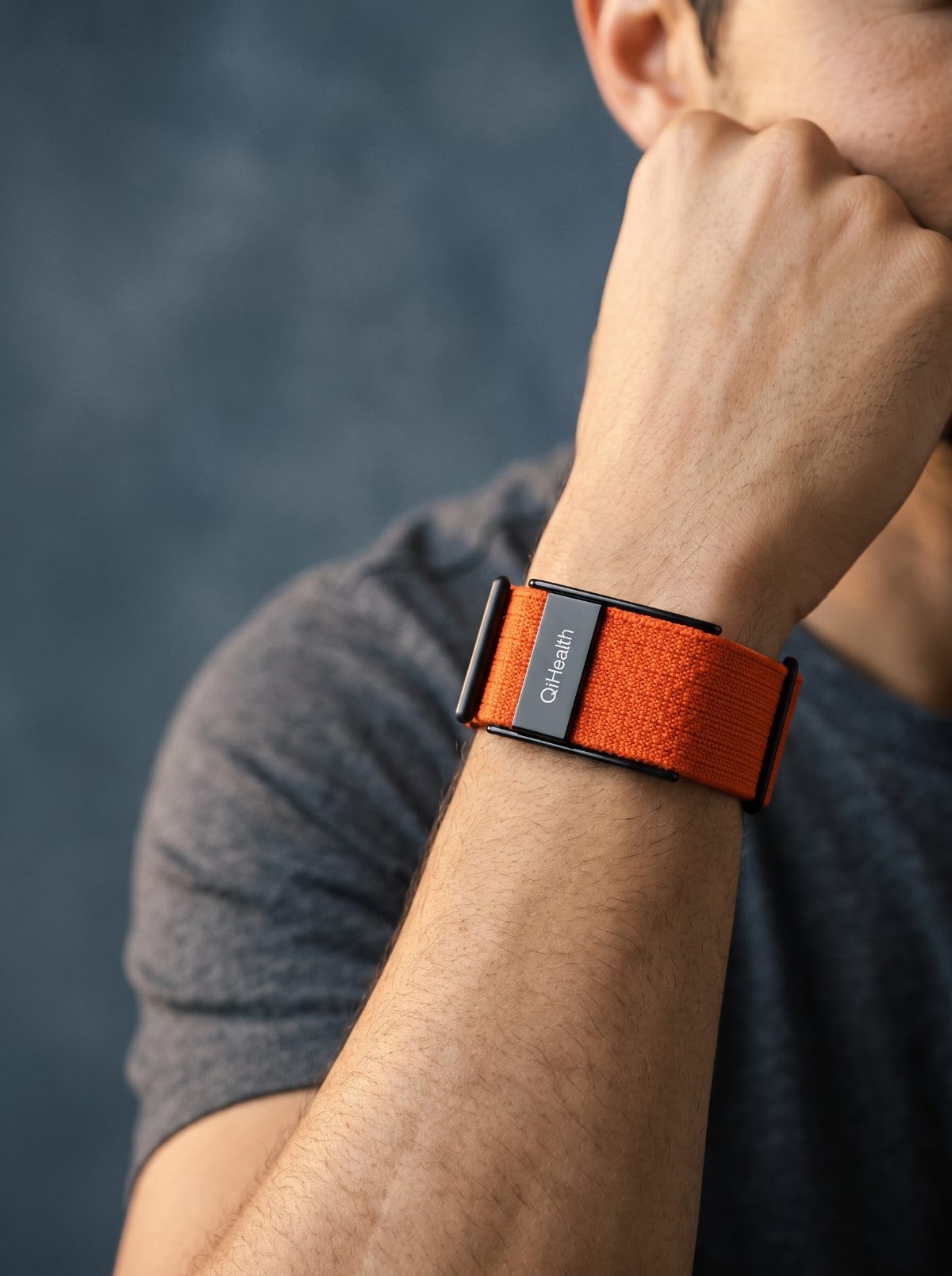 QiBand Pro correa Naranja en uso